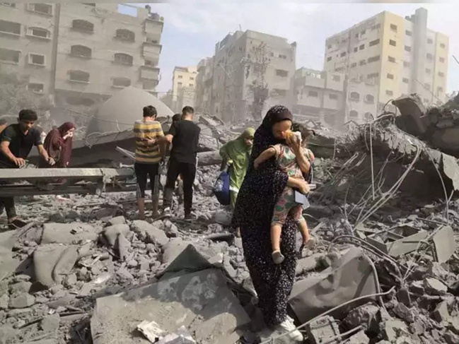 15 شهيدا في قطاع غزة منذ الفجر